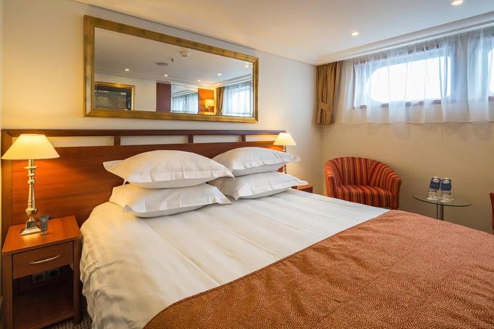 CRUCEROS FLUVIALES DE LUJO MS AMADOLCE AMADEUS WATERWAYS LUXURY RIVER CRUISES MS AMADOLCE GARONNE DORDOGNE RIVER CRUISES CRUCEROS RIO GARONA CRUCEROS RIO DORDOÑA CRUCEROS RIOS FRANCIA CRUCEROS DE LUJO BURDEOS BORDEAUX CROISIERES LUXURY CRUISES FRANCE CRUCEROS FRANCIA WINE CRUISES CRUCEROS VINO CRUCEROS ENOLOGICOS VACACIONES ENOLOGICAS BODEGA #Bodegas #Bordeaux #WineCruises #CrucerosLujo #AmaWaterways #AmadeusWaterways #Burdeos #RioGarona #RioDordoña #CrucerosFrancia #FranceCruises #FranceCroisieres #Croisieres #Bidaiak #Creuers #Viatges #Vacances #AmaDolce #Bordeaux #Burdeos